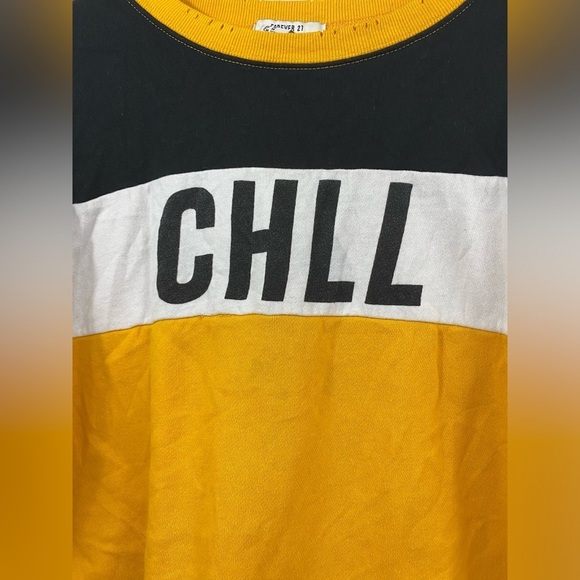 Forever 21 Cropped Sweatshirt Womens Size Medium Black Yellow White “CHLL” - Picture 7 of 11